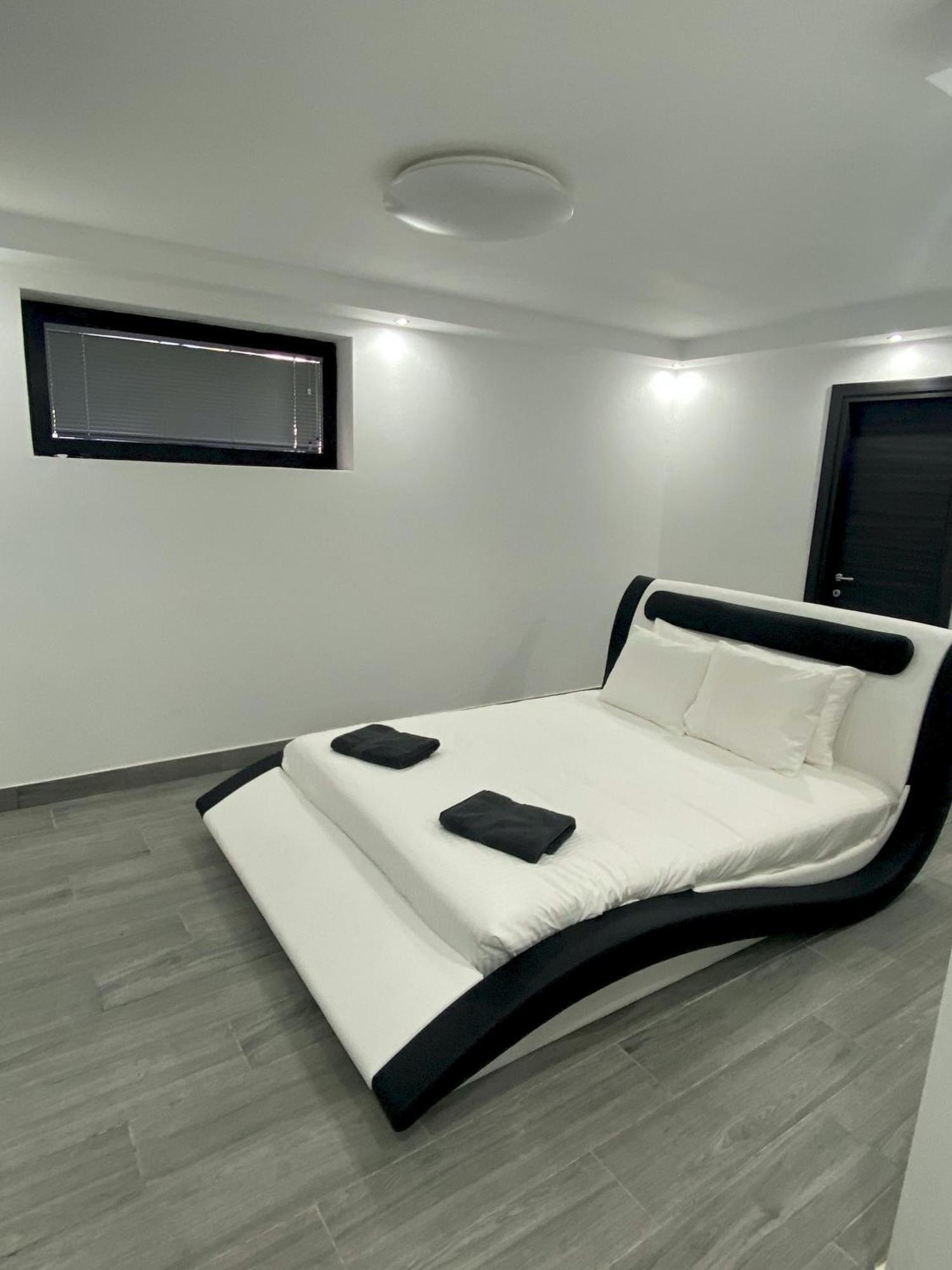 Villa Poseidon Corralejo With Private Heated Pool, Sauna And Stunning Volcano Views By Amazzzing Travel Exteriör bild